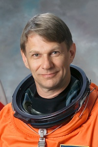 Illustration for article titled Piers Sellers, OBE, dead at 61